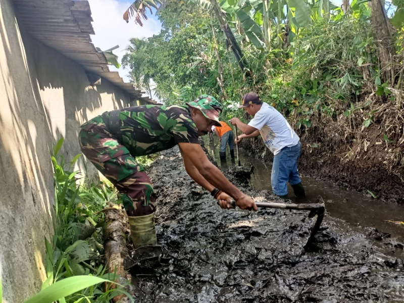 Pembuatan Drainase Dusun Sromo